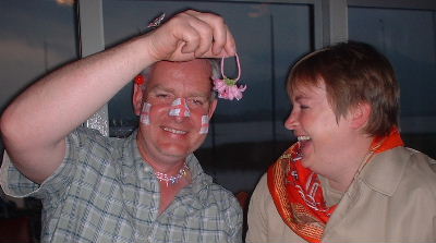 England fan proposes to Queen!